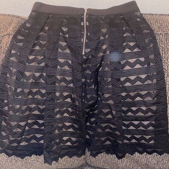 ✨ HP✨Fisher Island Pleated Skirt✨ - Picture 4 of 6